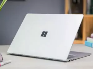 نمای پشت سرفیس Laptop 5 13.5 inch