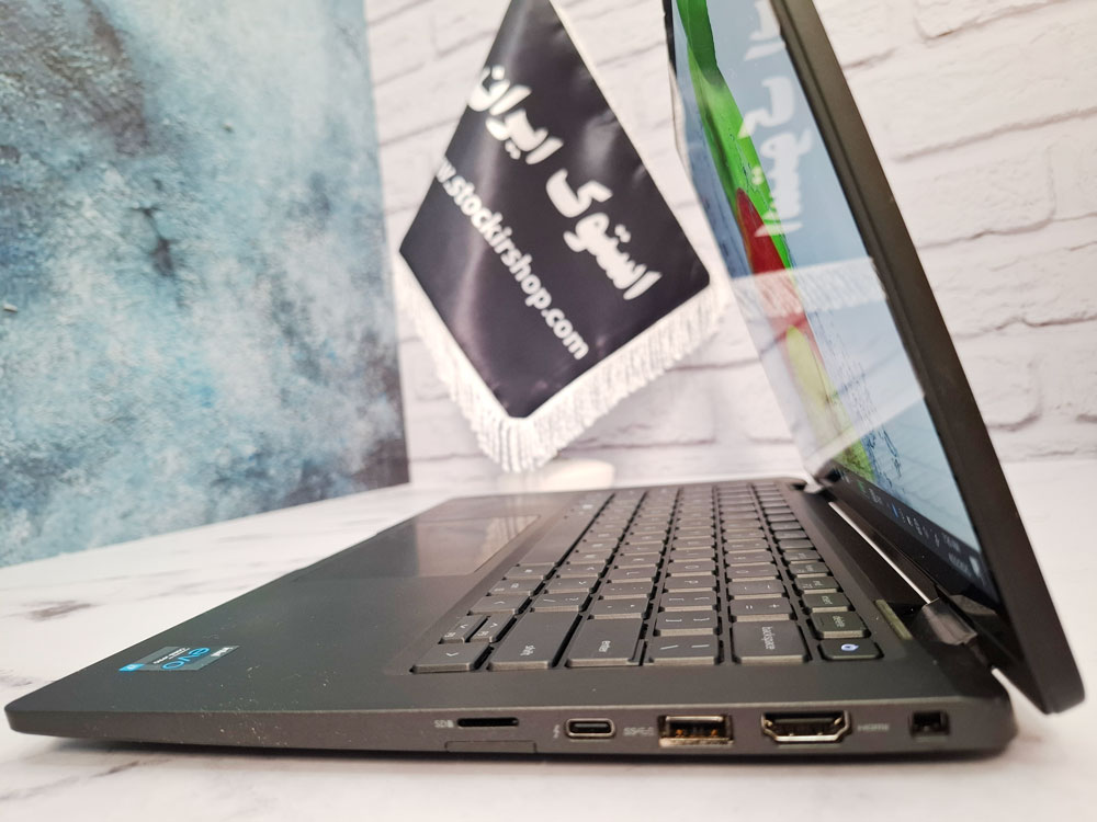 پورت های سمت راست دل latitude 7420 2-in-1
